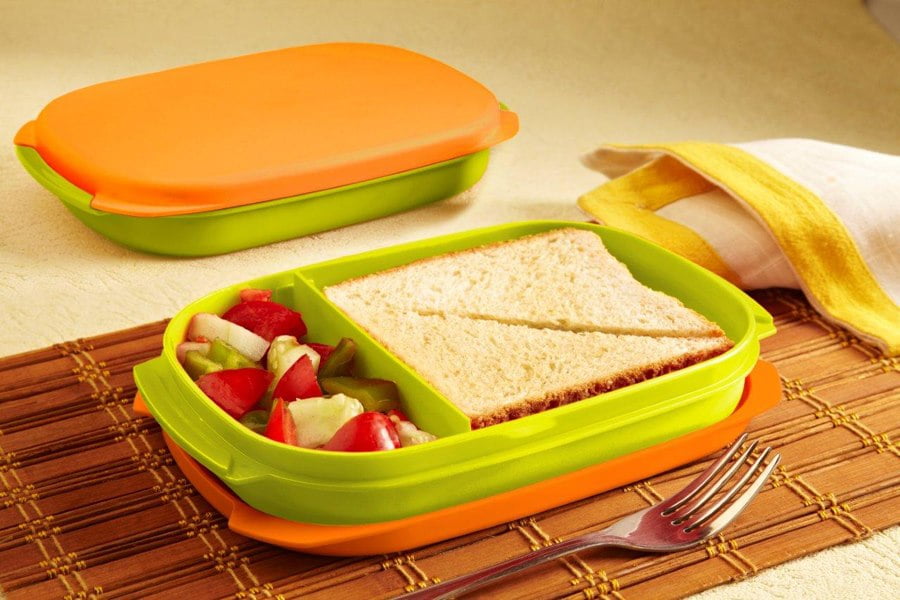 Tupperware lunch box and sandwich keeper