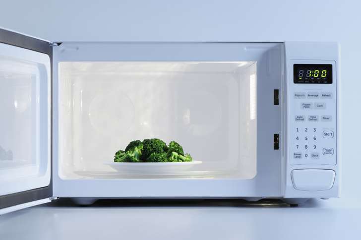 Steam Vegetables in Tupperware Microwave bowl