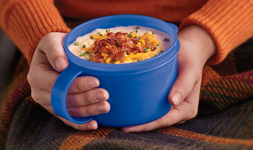 tupperware soup bowl