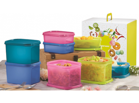 Tupperware containers square boxes